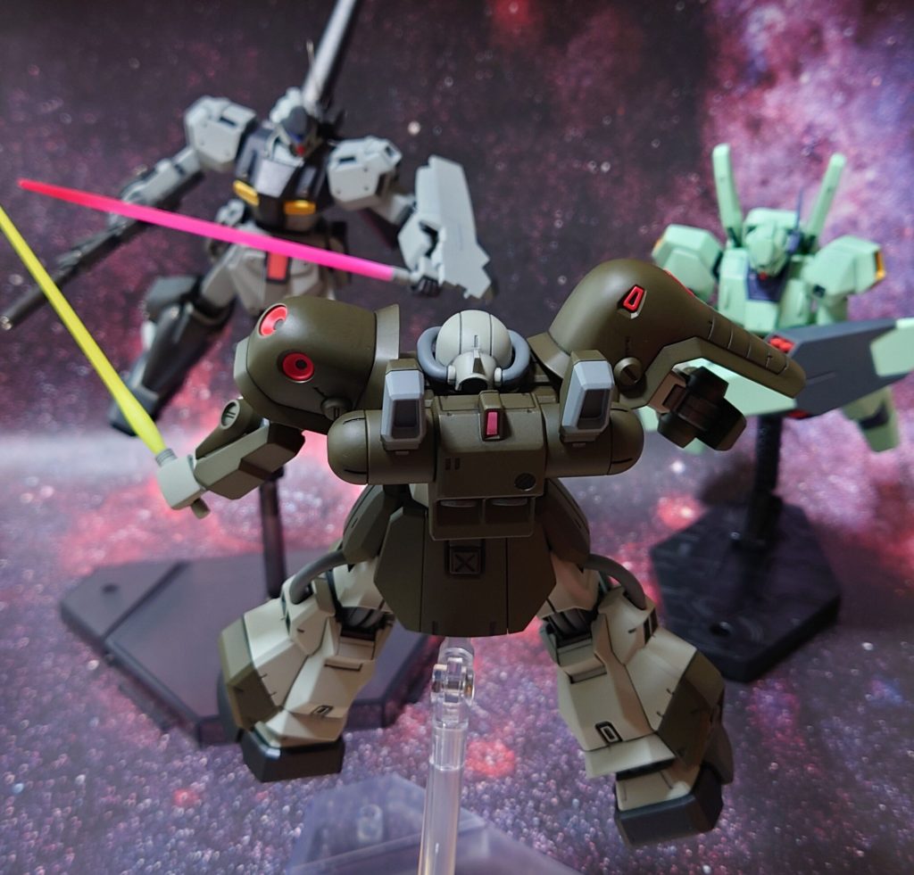 “左は特務隊仕様だ、手強いぞ!”“なにがッ!”