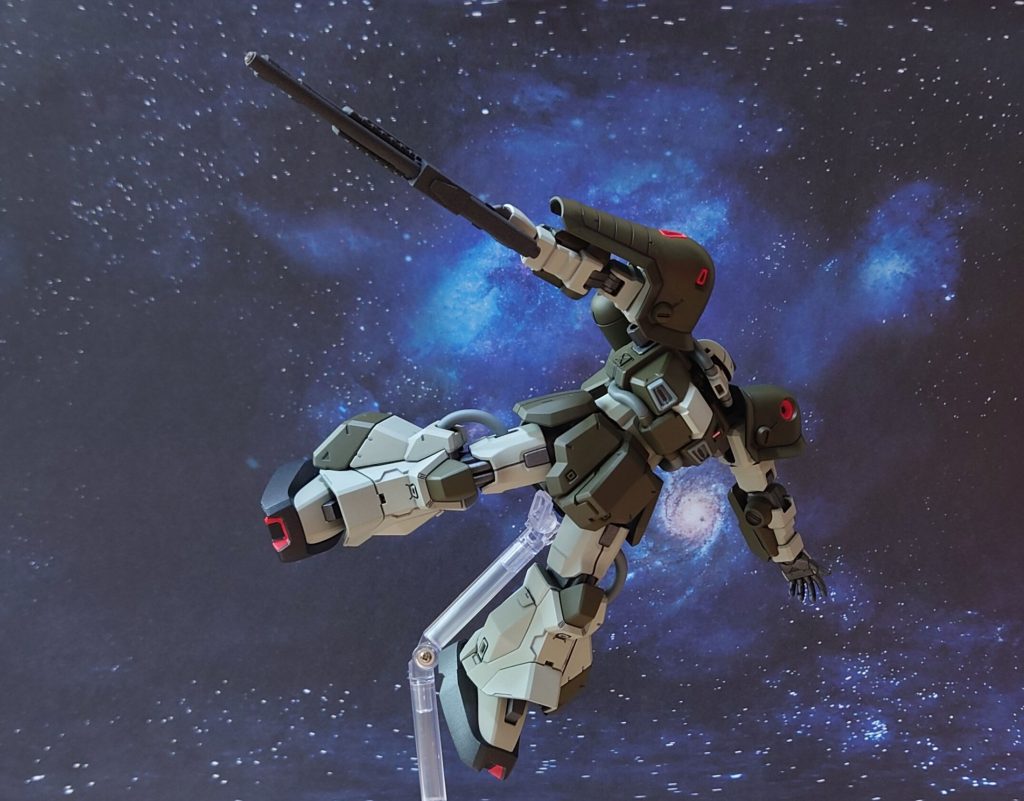 “ギュウウゥーン!そぉれ、トンボ返り!”“あまり無茶をするな、クェス!”“いいのっ!”