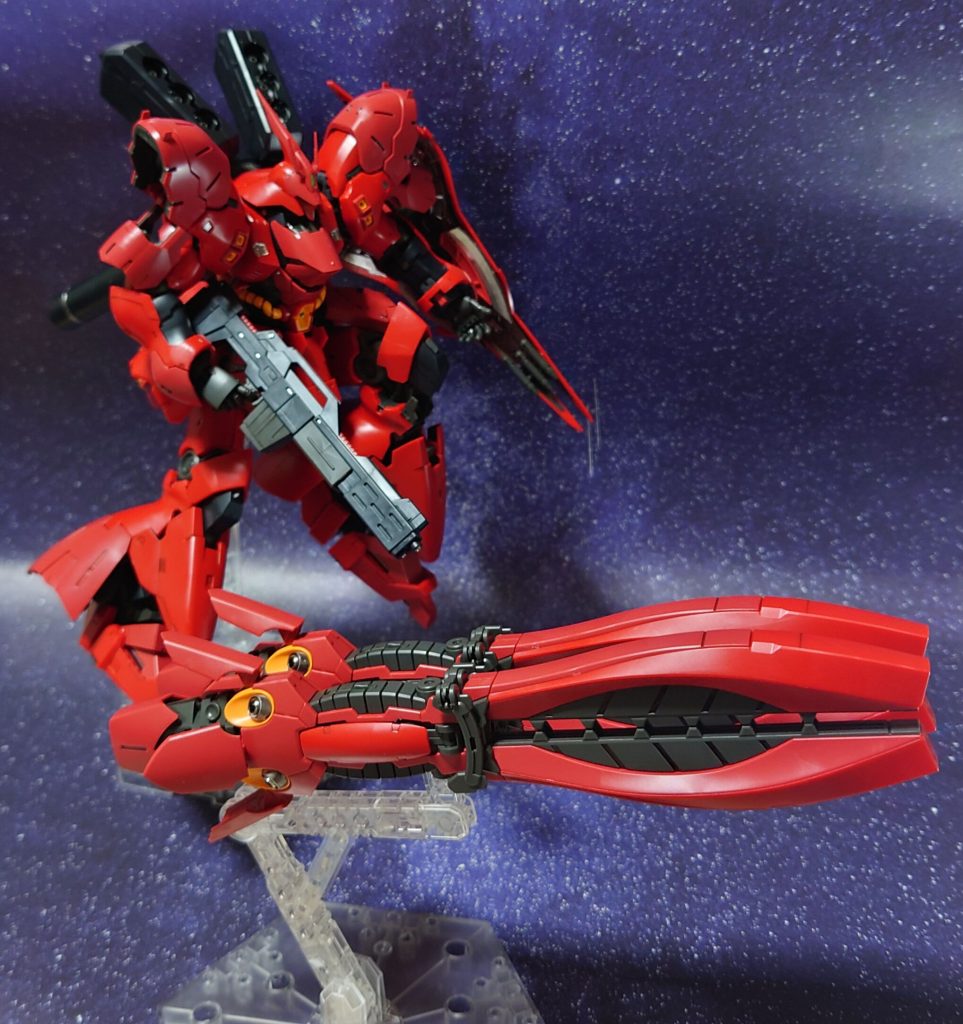 ダブルホーン・ファンネル並列配置、ハイパーメガ粒子砲モード。