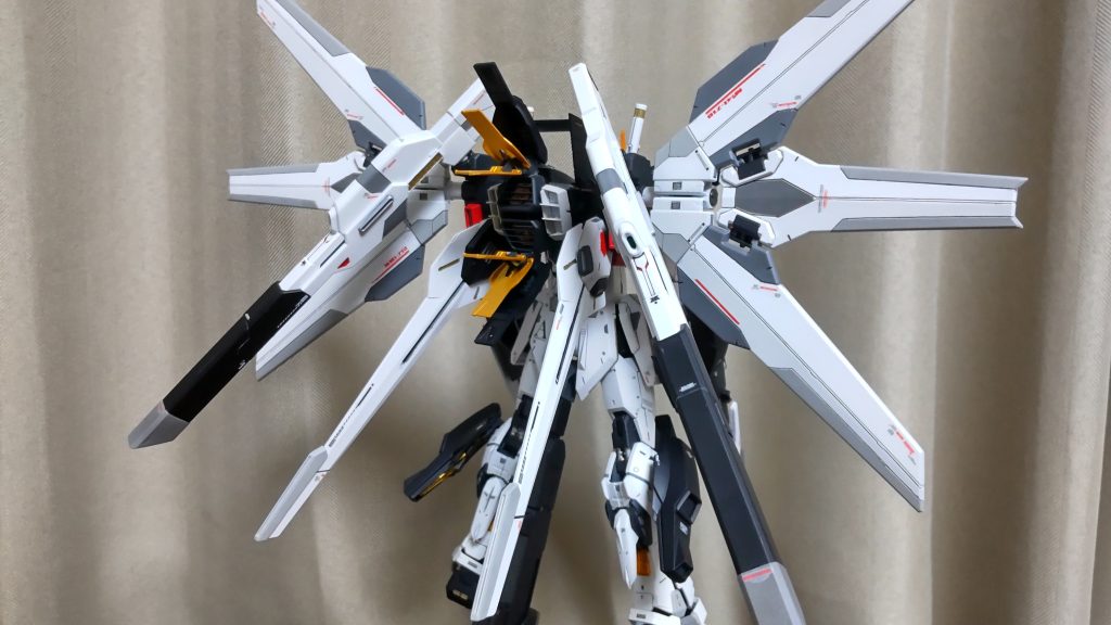 背面。バチくそでかいです。