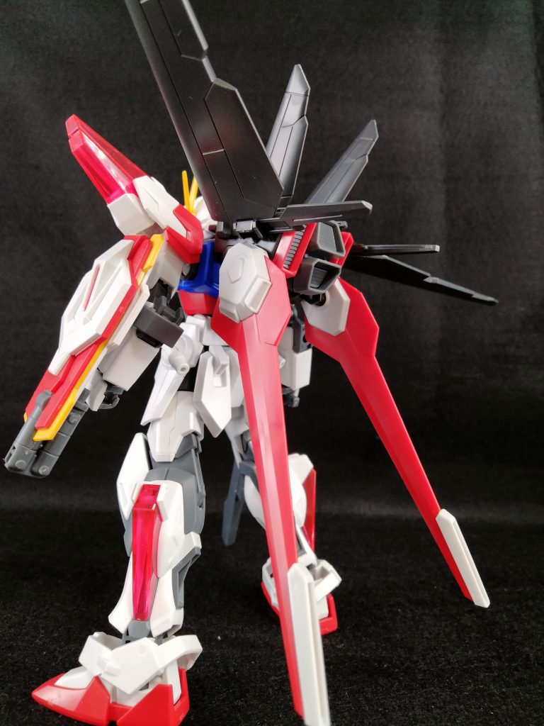 ホントはアカツキみたいにビーム砲を足そうと思ったんですが、今回はシンプルに、シンプルにと自分に言い聞かせてやめました🤣