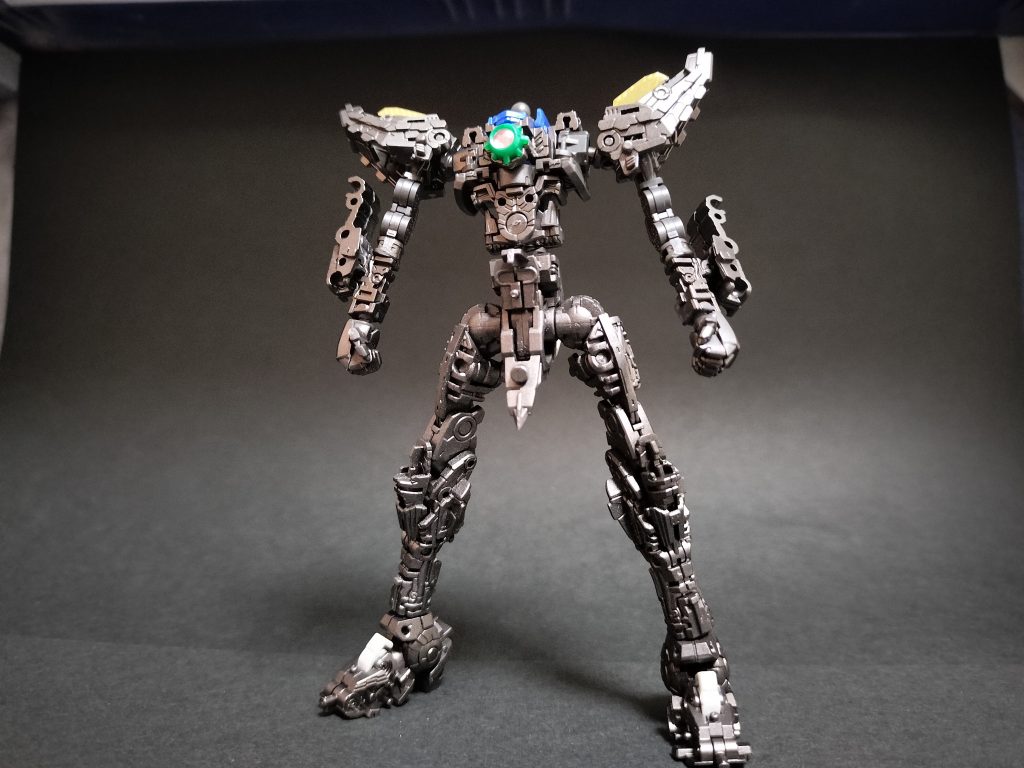 フレーム時点で格好良い。フレームはガンメタ塗装です。
