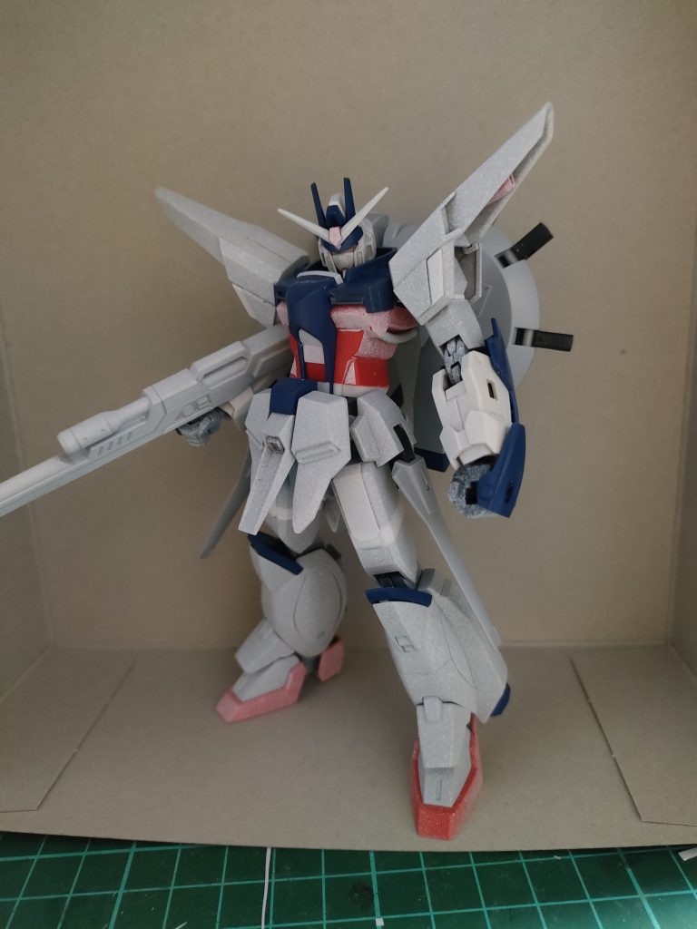 腰と太ももを3ミリづつ延長腕はジャンクのジャスティスナイトから移植