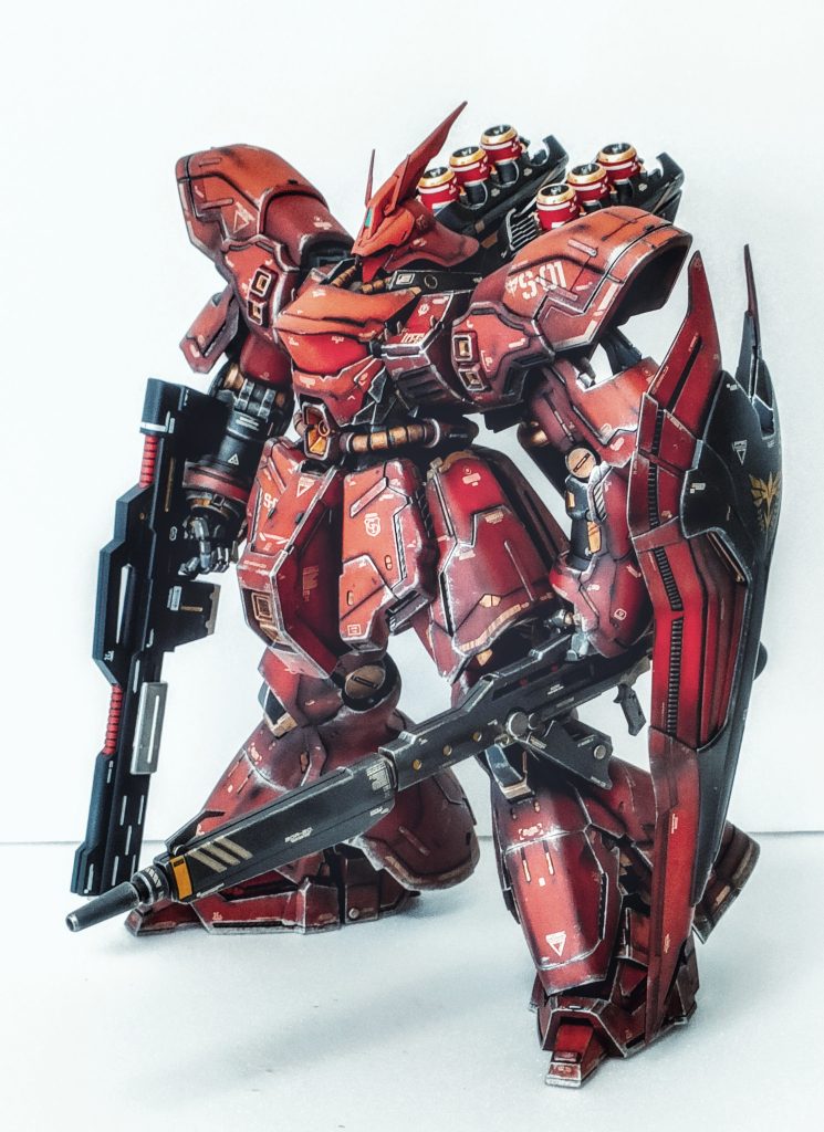 ビームショットガンとロングライフルとシールド。ライフルに比べショットガンのディテールが少ないのが気になりましたが、ディテールアップは断念。手首のボールジョイントは緩めで武器と手首の太さが干渉を生み出しポロリしやすいのです。