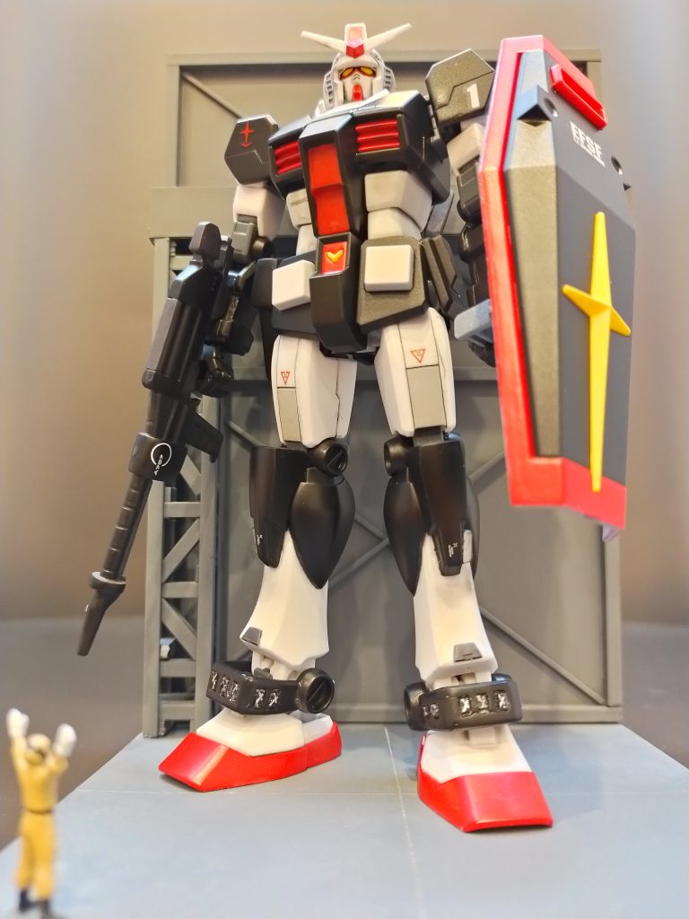 倉庫バック入れて見ました、旧キットの箱絵を思い出します。