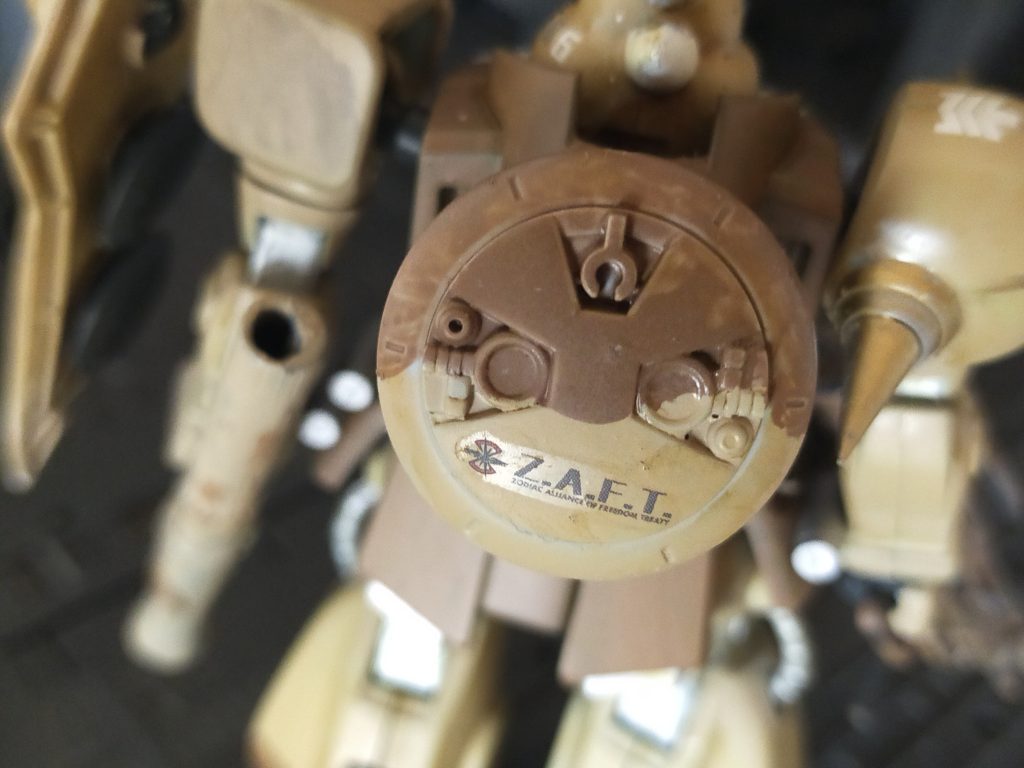 舎弟「兄貴ぃ、このレドームは…」ヒャッハー「こいつは無線傍受用のレドームじゃ。俺らは追われる身じゃ！これで敵を察知するんじゃ！！」舎弟「でも兄貴ぃ、これでいっつも海賊放送のテレビ流してません？」ヒャッハー「‪👊🏻🤬💢」