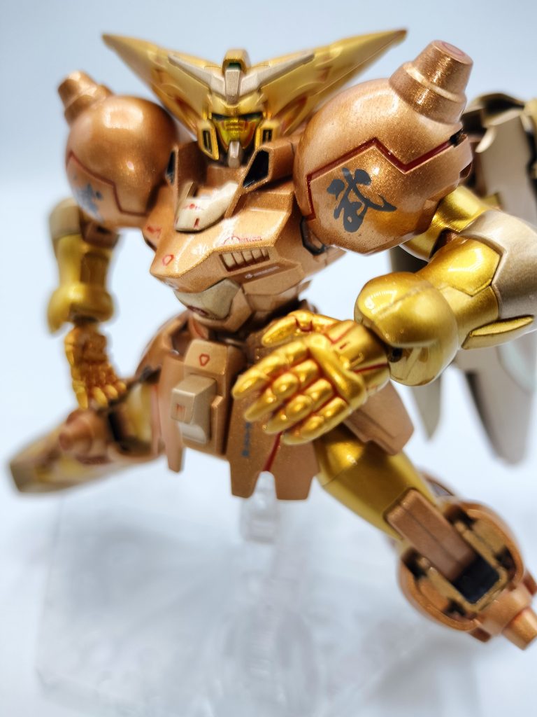 迫るマスターガンダム!
