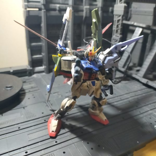 GAT-X105 ストライクガンダムダメージド