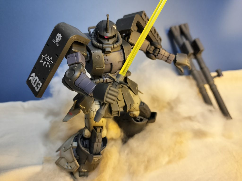 ヒート剣の刃はビームサーベルのランナーの削りだしです。こういうのも捨てず取っておくと役にたちます。弾切れポイのバズーカですが、左シールドに弾倉が残ってますので、敵を切り刻んだら補充してるかもです?最後までご覧いただきありがとうございました。