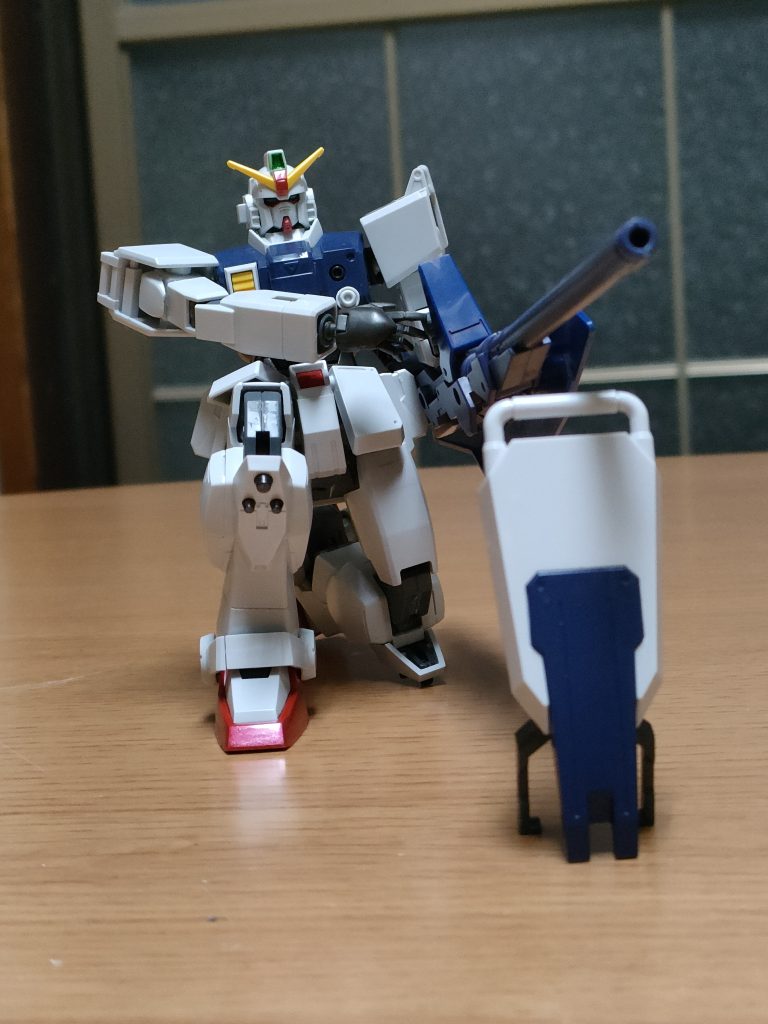 ガンダムゼルトザームの射撃兵装・フォールディングデストランチャーで輝き撃ち。やや撮影角度に手間取りました。