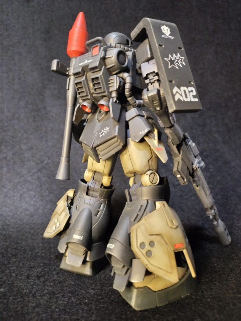 右背面。マッシュの機体ナンバーは02になります。ガイア機と同じく06Rを地上用に換装したというIF設定機です。