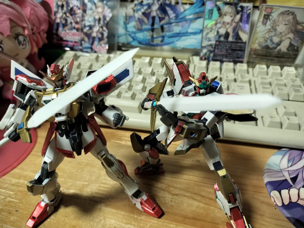 昔作ったキングエクスカイザーと並べてみました　まあブレイバーンの剣はデカいヤツもたせてるので持ち方があれですが