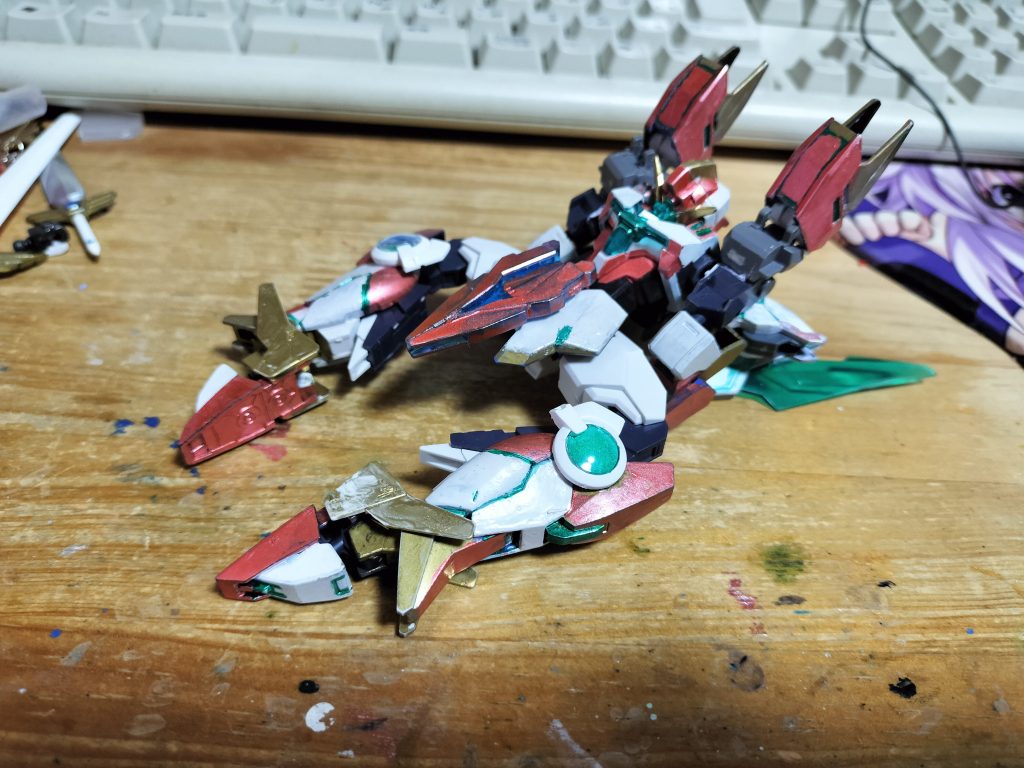 よこ　肩と腕はよくある変形ようパーツみたいな感じで別パーツ