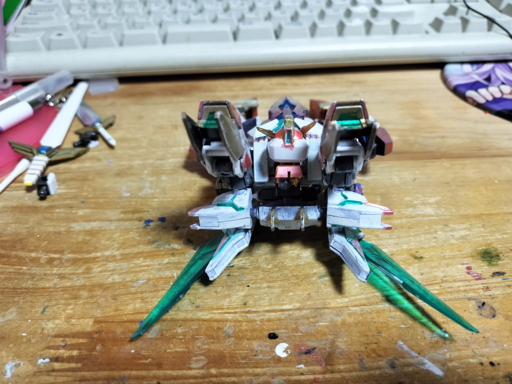 後ろ　頭ははめ込んでます