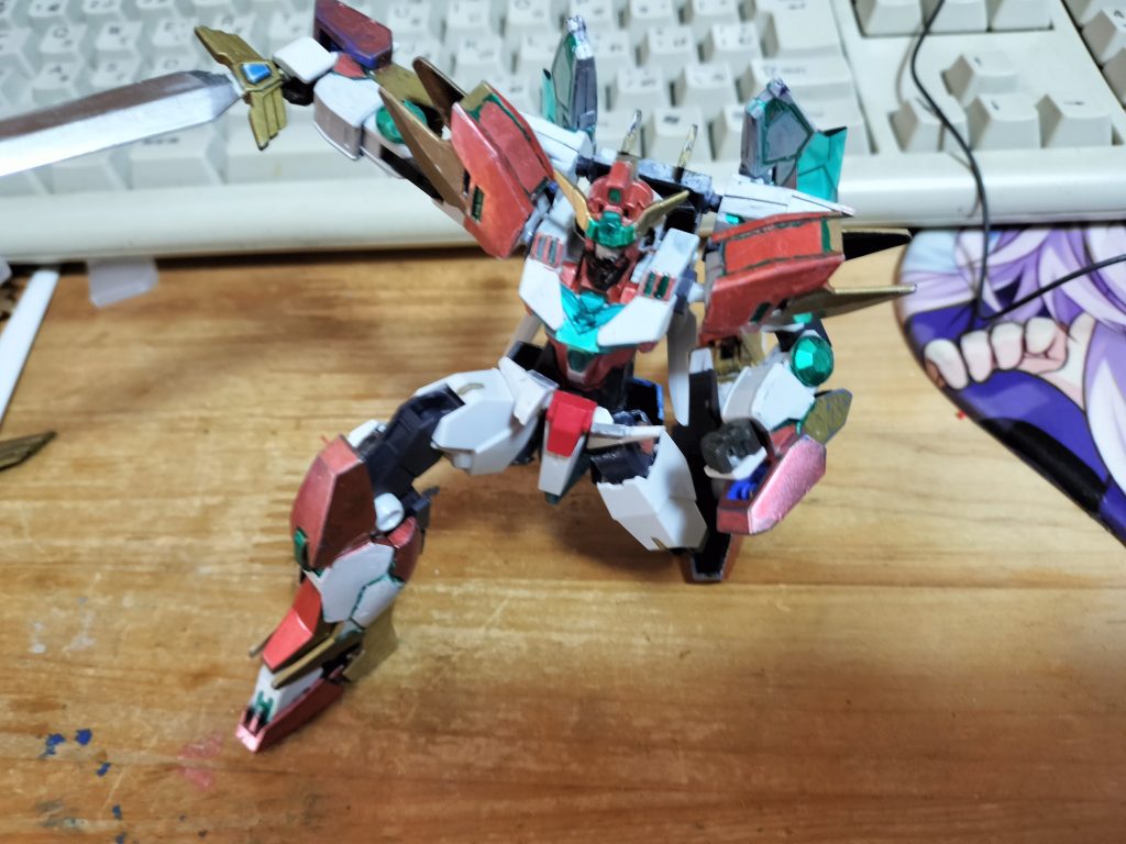 斬！！　以上です　さてさてはたして次このブレイバーンを改造することはあるのだろうか(；・∀・)　いや以外イメージした改造ができなくてね　腕の羽とか頭のとさか？まあ今のところはこれで完成かな？　もしかしたらまだいじるかも？