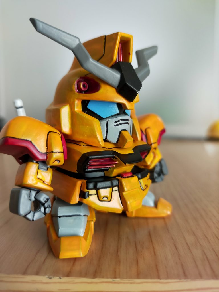 武装はバルカンとビームサーベルのみ。