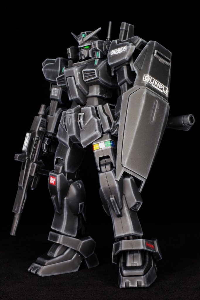 新旧HGで比べてみたかったエコプラですがたまたま友人から頂いたので組みました。しかし全塗装する気にはならなかったので、、、つや消し→ウェザリングマスターで、さっくり終わらせました😌