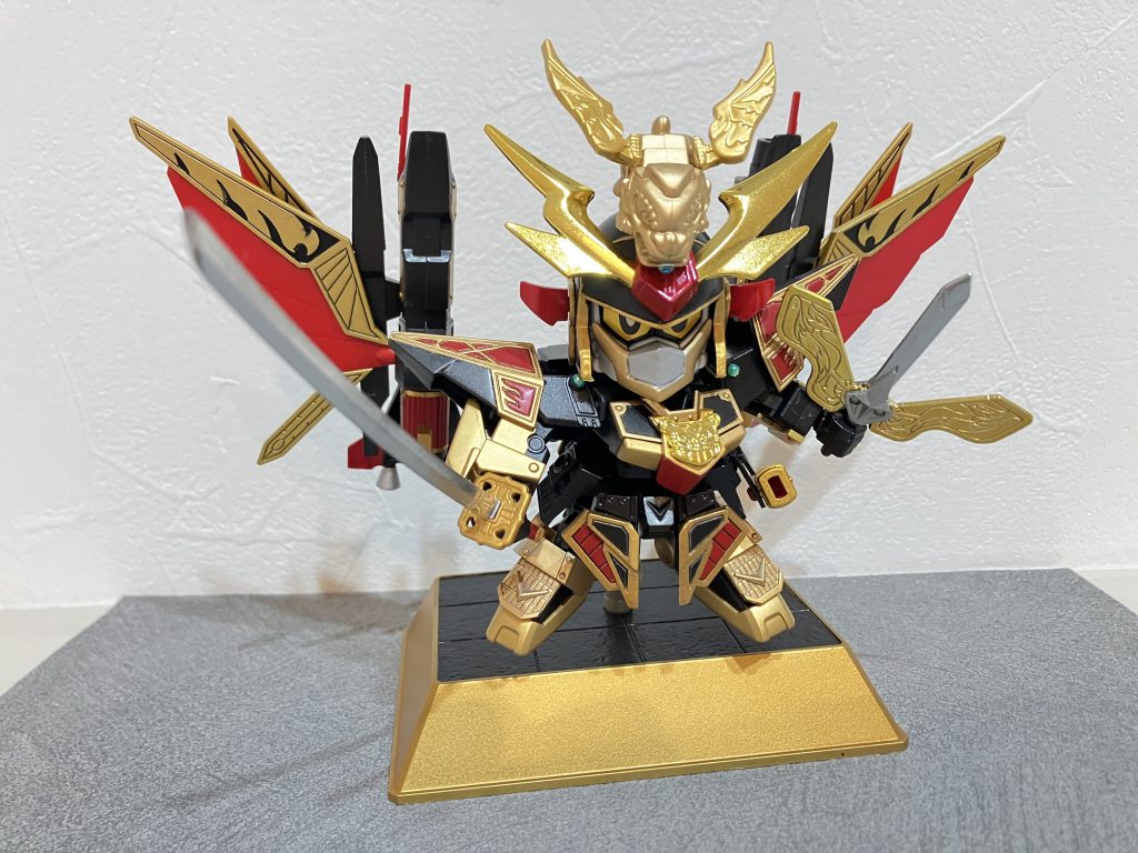 台座は撮影用に急遽製作★