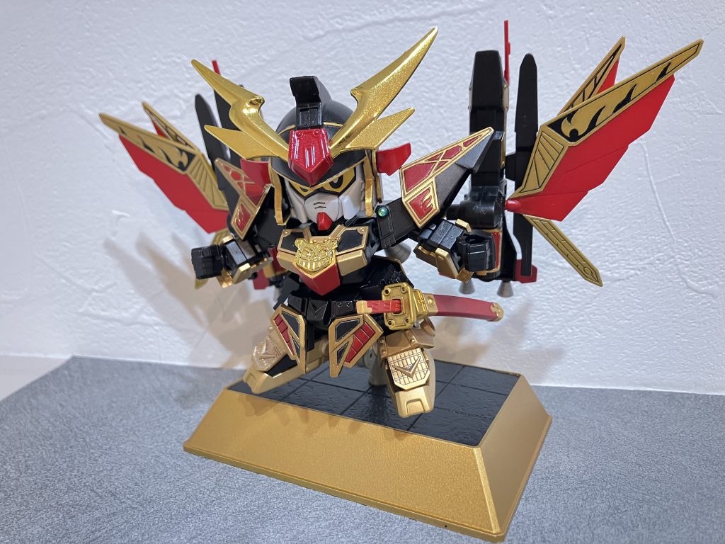 バトルマスクとシーサーはネオジム磁石で着脱自在。