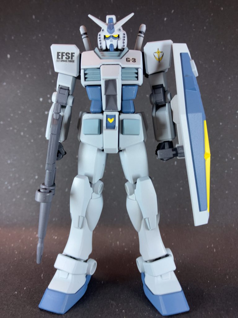 撮影に慣れてないので立ち姿もぎこちない。