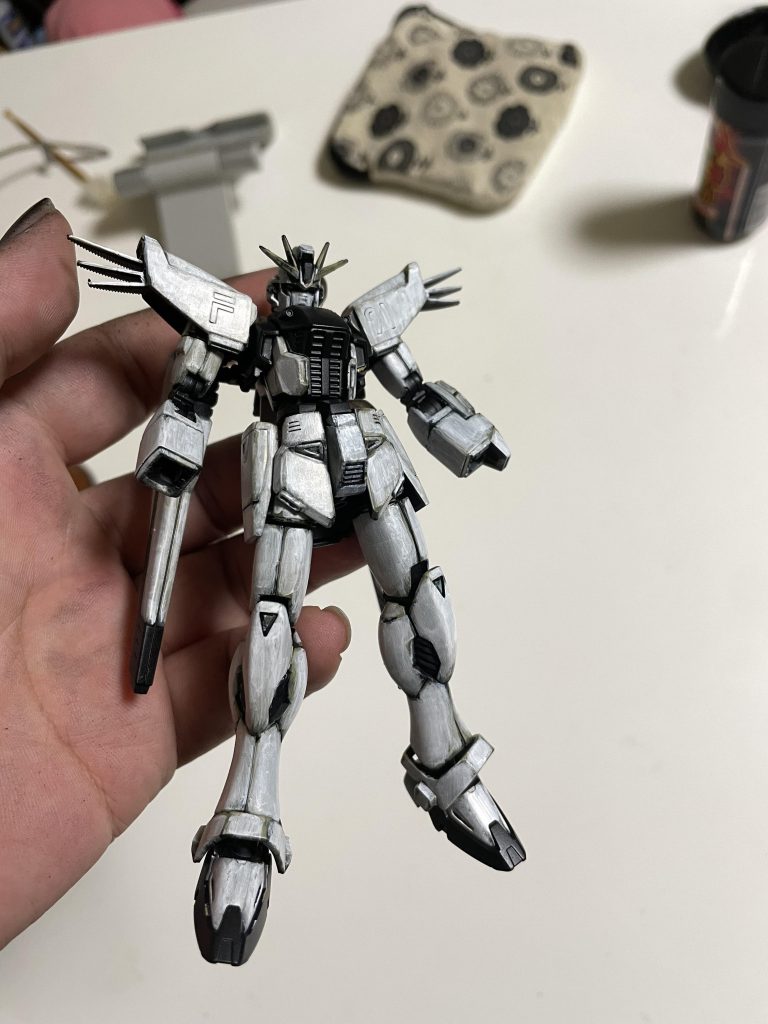 ホワイトをうすーく塗り重ね、この時点で19時