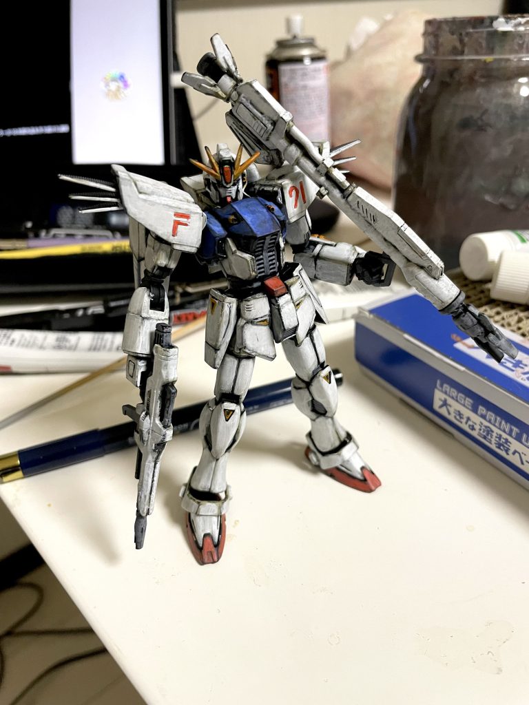 組み立て、合わせ目けし、塗装までを1日で行ったので疲れました。