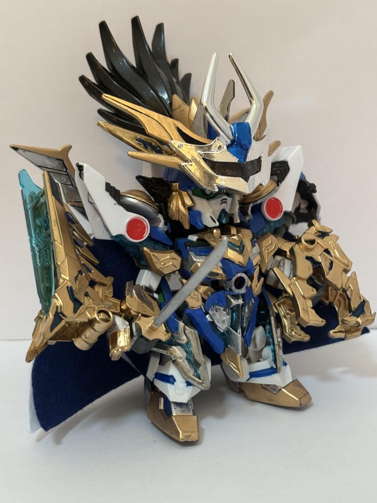 マントはフェルトの青と白を使用しています塗装は筆とマーカー塗りです