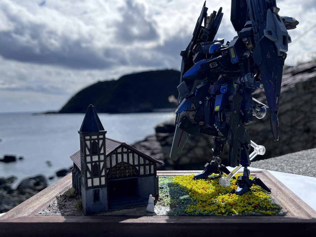 吉本プラモデル部主催模コン2023応募作”come back”です。ザウォートとガンダムルブリスソーンを中心にした機体とジオコレの教会を使用してヴィネット仕立てに。見方を変えると意味が変わる題名を付けましたが、審査員のコメントを頂ける2ndステージ以降には進出出来ずの1stステージ止まりでした！