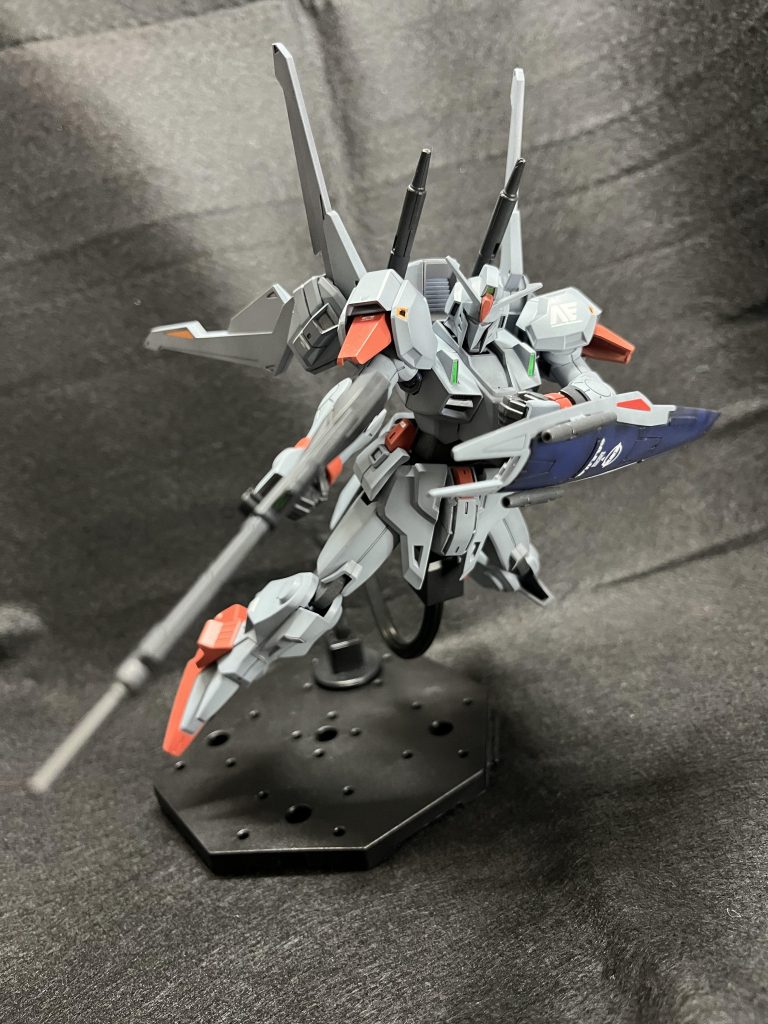 ビームライフルが2種類付属してお得な感じがします。