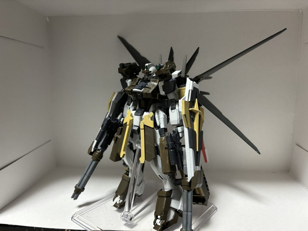 未完成シルエットその2陸戦機体を無理矢理飛行できるようなシルエットにできないかと考えていい案出ずに止まってますw