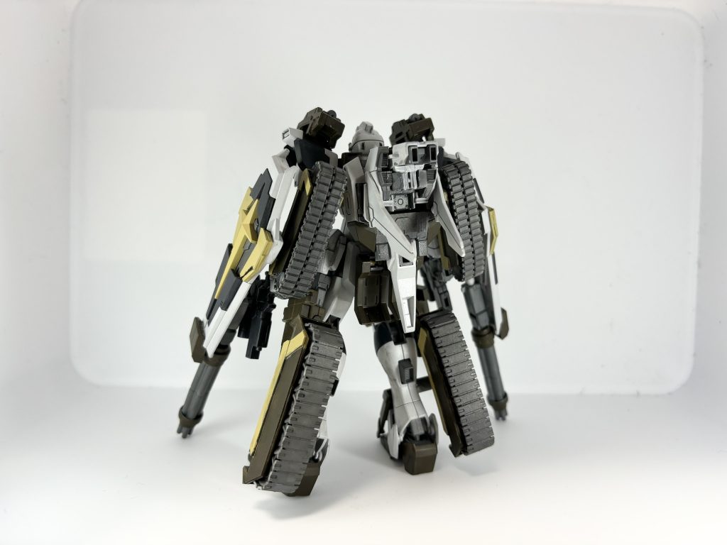 バックビュー背後側が重そうに見えますが自立はできています