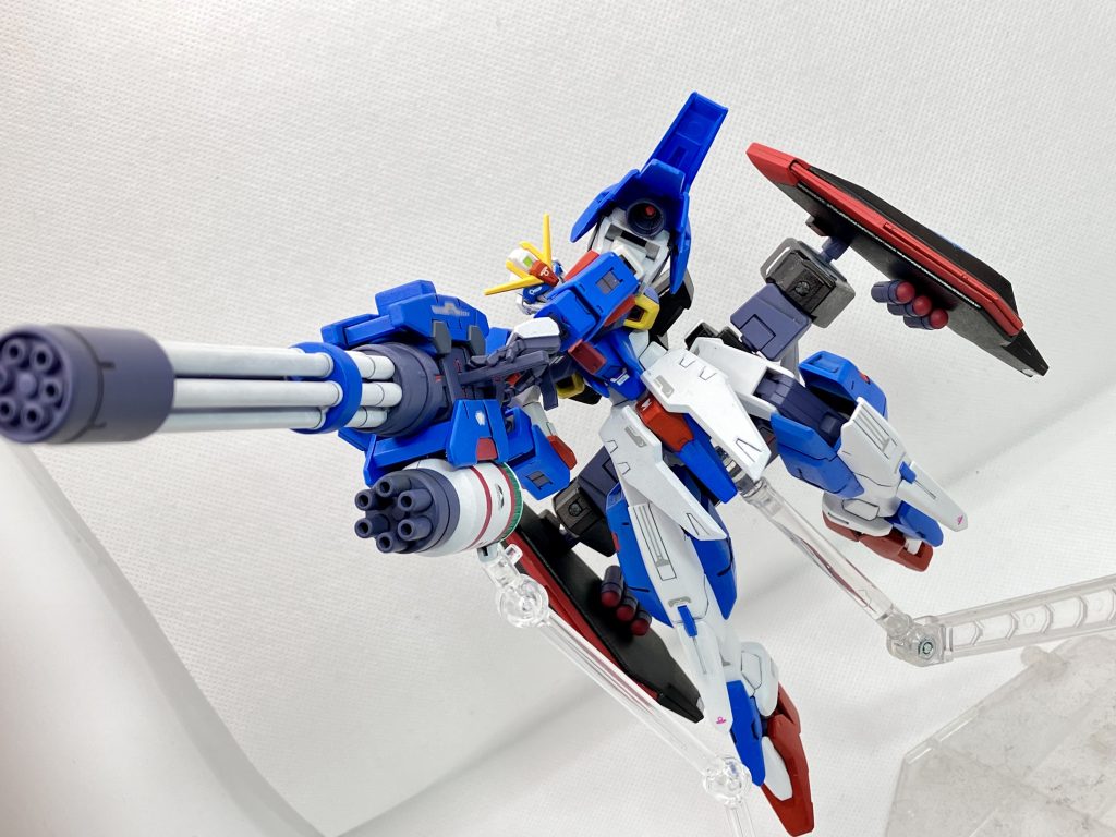 この機体最大の火力を誇るハイパーメガガトリングランチャー