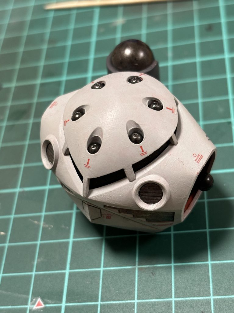 ボディ色の塗装にはシタデルカラーのグレイシーアを使ってみました。高い塗料だけあって隠蔽力と発色が素晴らしいですね!色ムラも気にならないですデカールは社外品のコーションデカールを使用しました。ミサイルハッチ周りのデカールがお気に入りです✋最後までご覧頂きありがとうございます!是非フォローよろしくお願いします🤗