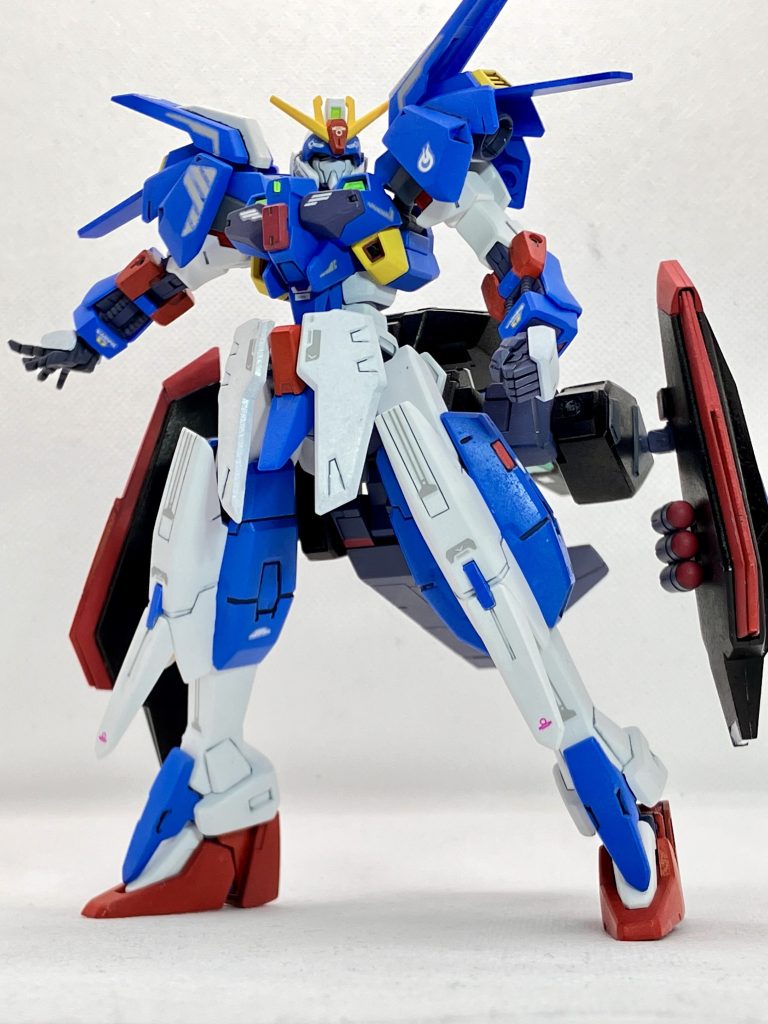 腰部にGNミサイルやウイングにある3連ミサイルなど実弾兵器も装備し単独での継戦能力も高い