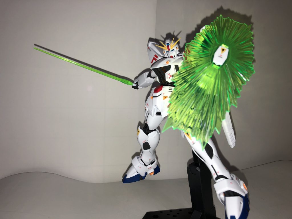 ビームサーベル＆シールド。シールドに関してだけはVer.1の方が個人的に好きかも