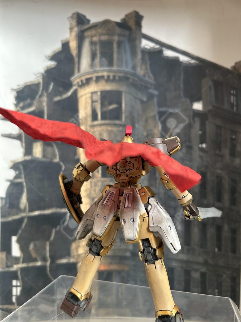 マントはいつものごとく包装紙です。