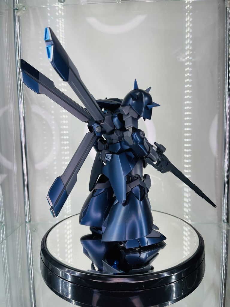 背面元のメッサーが機体のサイズからしたら結構控えめなバックパックだったのでド派手にミキシングしました😎