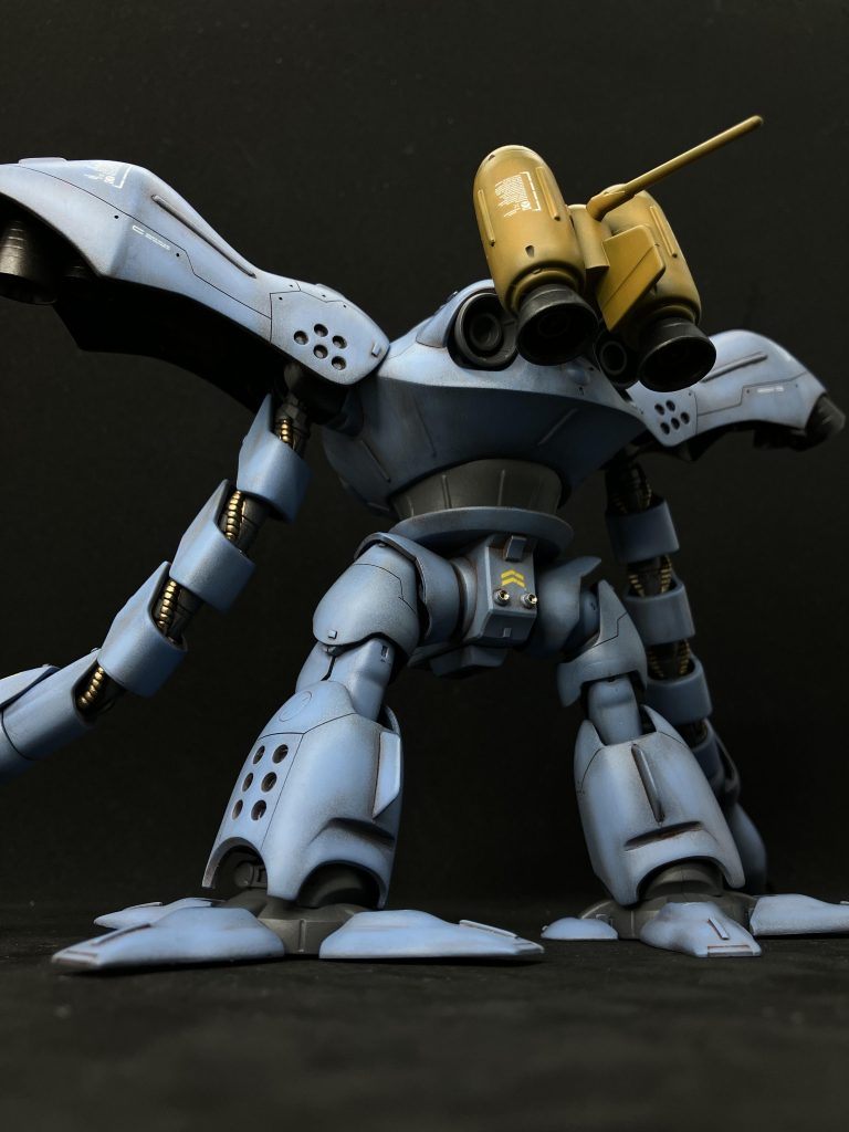 各所にある丸い穴はスピンモールドで深くしました。