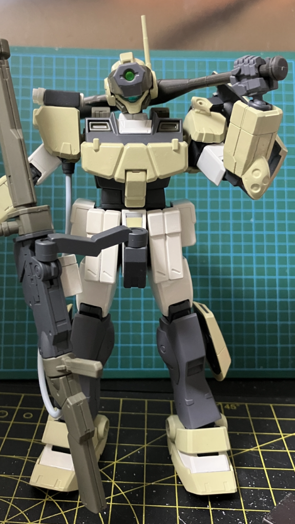 デカール貼る前の写真ですね。この鉄血武器セットのバットは持たせるかめちゃくちゃ悩みましたが結局やめました。下記、これいる？って感じですが一応塗装レシピのようなものです。新水性ホビーカラー(って感じでもないですね、リニューアルからだいぶ経ちますし)の発色にも驚かされましたが、個人的には秘蔵っ子のレディッシュウォームホワイトがめちゃくちゃいい色になったので嬉しかったです。バーチャロンカラー、増産されませんかねぇ……ダークイエロー:(C)水性ガンダムカラー デミトレーナー（チュチュ専用機）イエロー頭部等カーキ:(C)水性ホビーカラー オリーブグレー+オリーブドラブ(1) 1:1ホワイト:(G)バーチャロンカラー レディッシュウォームホワイトグレー:(G)メカサフヘヴィダークグレー:(G)メカサフスーパーヘヴィ