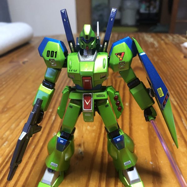 ジェガン隊長機