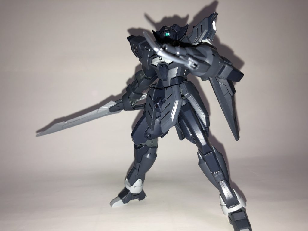 説明に汎用性を捨ててでも攻撃力を強化する海賊らしい選択をした武器腕とか書いてたけど左手にも武器を持つ、じゃダメなんだろうか