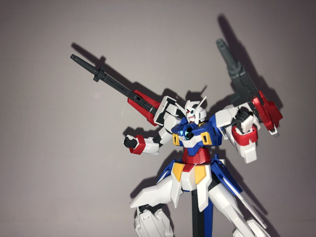 名前とフォルムから砲撃系かと思ったら巨大ビームサーベルで戦う機体だった