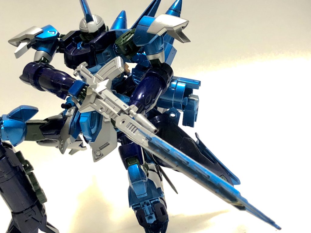 ブルーコスモスを筆頭に叛乱を起こす組織の監視、またその潜伏、移動手段として使用される海中内のエアーポケットの捜査、探索機として運用されるのが主目的となる