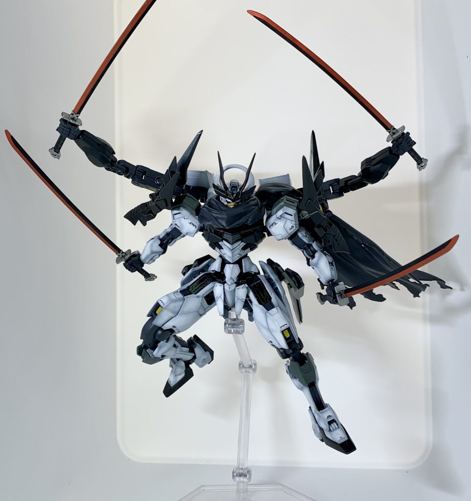 『両面宿儺モード』バックパックから複腕が出てきて4刀流にすることが出来ます。