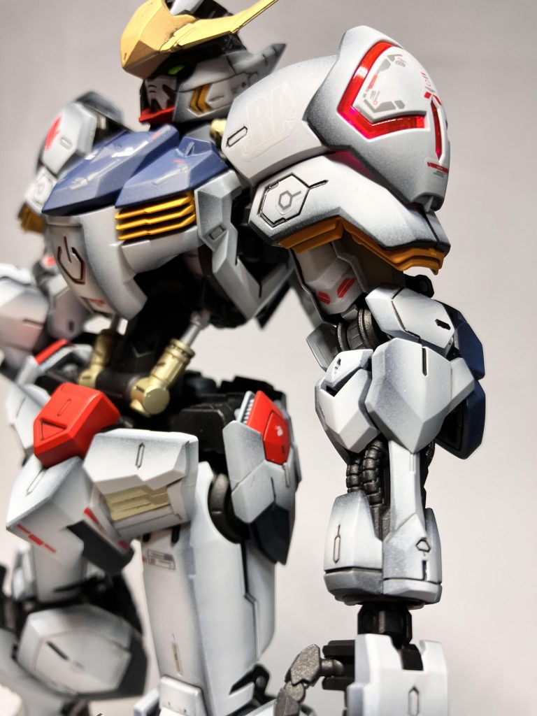 グラデーション塗装にこだわりリアルな質感と立体感使われていたような質感を再現することが課題でしたが、個人的に成功できてよかったと思いました!