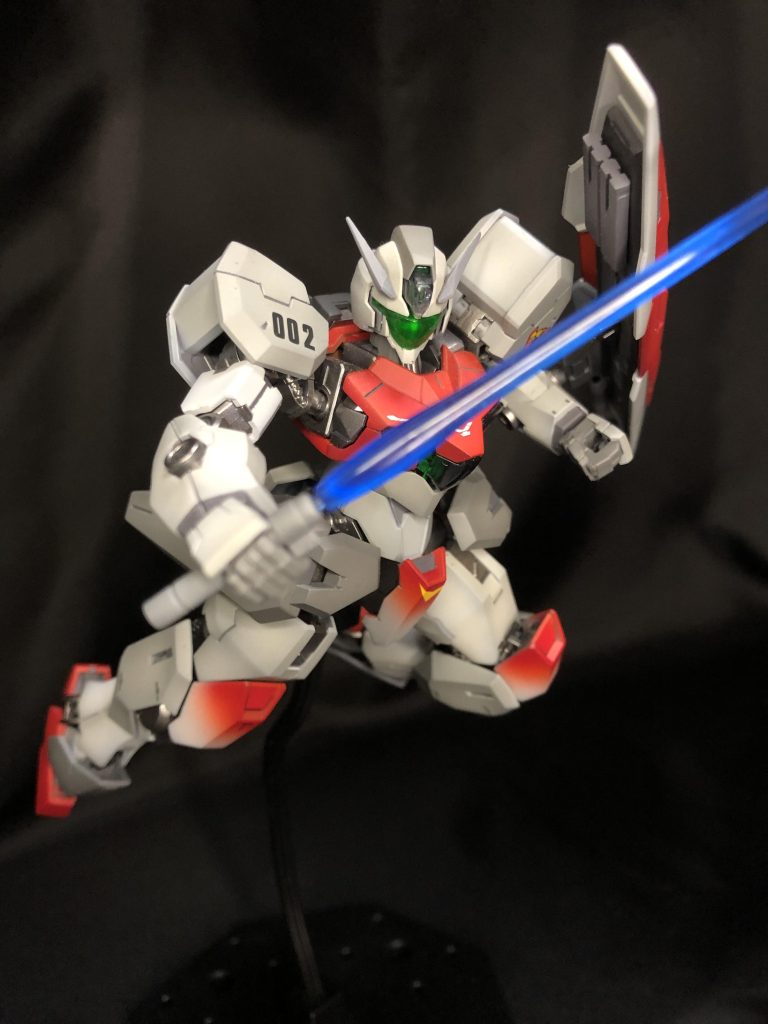 ガンヴォルヴァ単体。ジム風に塗装しました。ガンヴォルヴァの頭部に、クリアーレジンで製作したモノアイカバーを取り付けました。