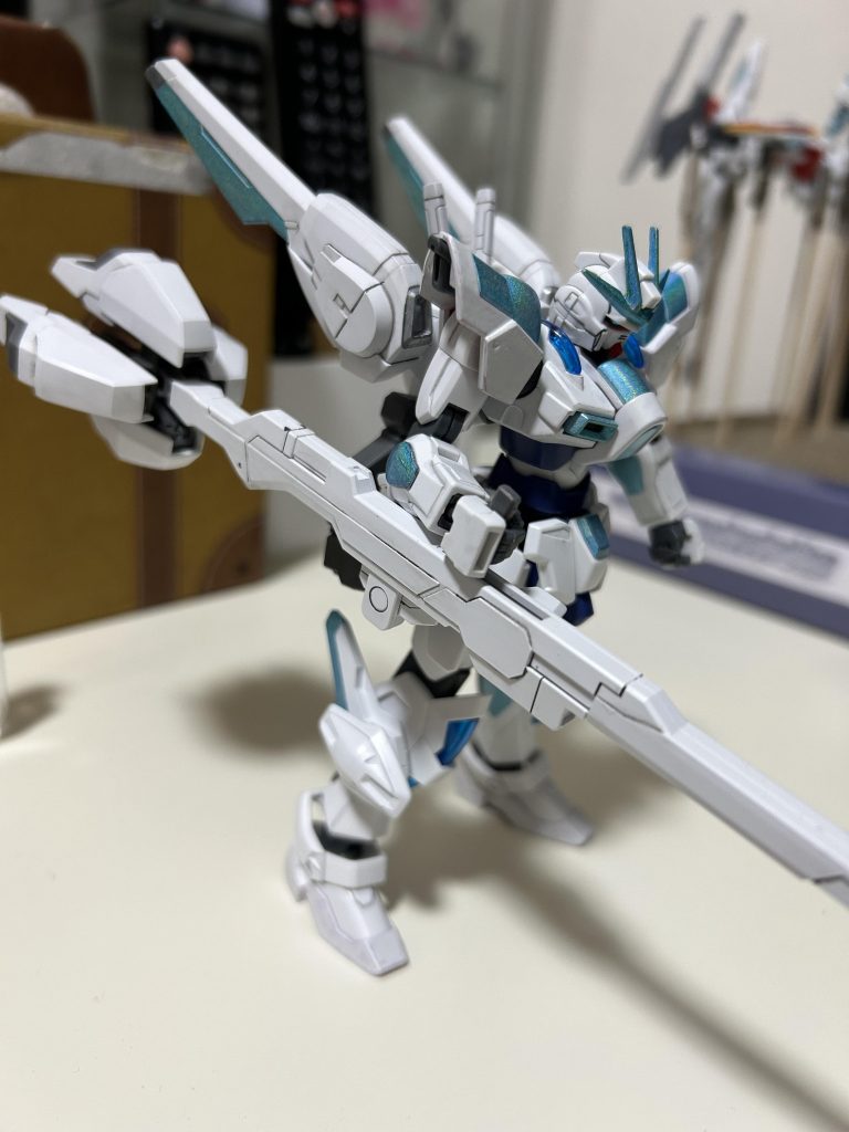 ガンダムマーカーにて部分塗装行っております。