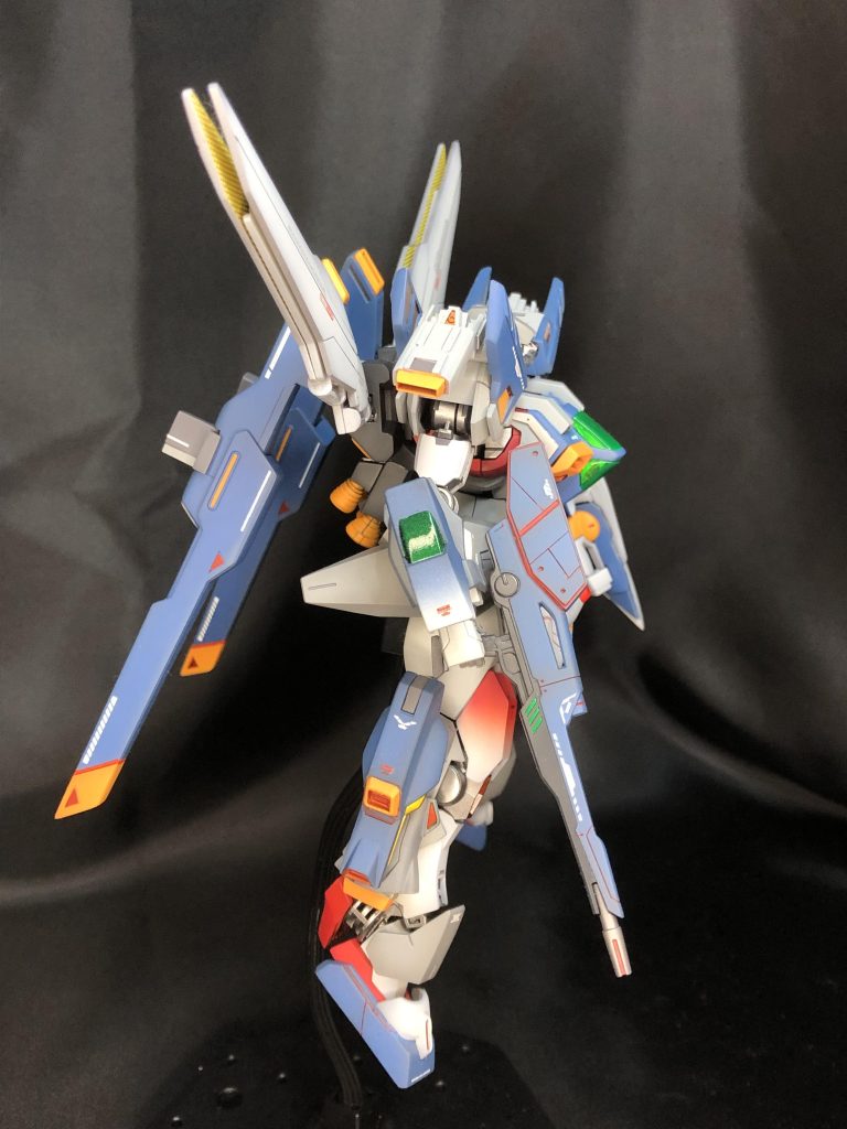 横から。ダブルエックスのパーツをバランス良く配置。