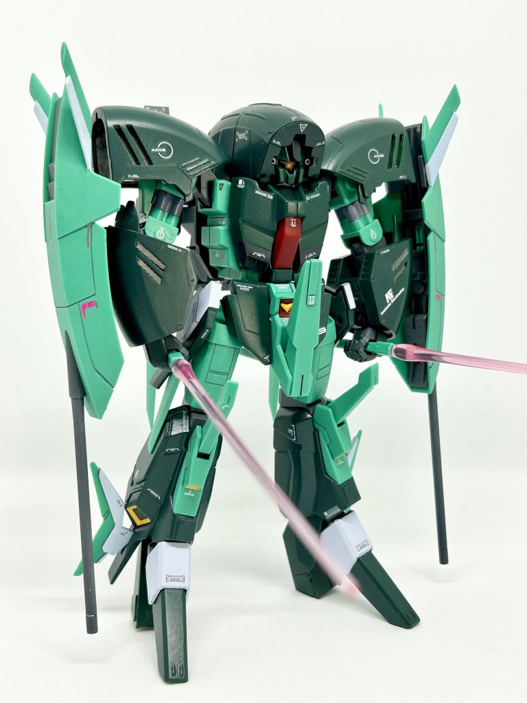 下にある通りのプラ板で微調整、スジ彫り、部分塗装です。