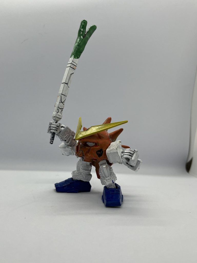 首領パッチ「行くぜ！オレの首領パッチソード！」ビュティ「ただのネギだよ……」みんな大好き首領パッチソードw付属のガーベラストレートを鍔部分を切り、鞘の肉抜きをプラ板で埋めて、パテでネギの先を再現しました。